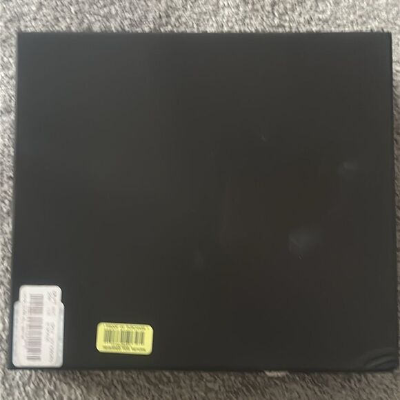 UGG Scarf and Gloves Set in Sand! - Picture 11 of 12